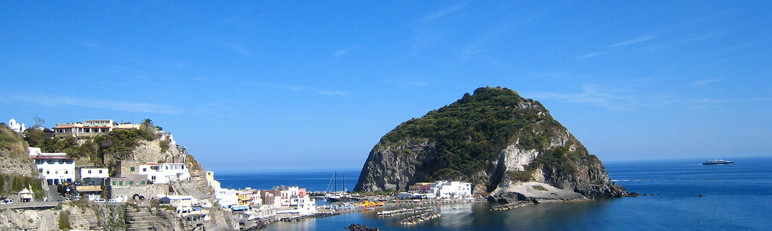 surroundings-capri